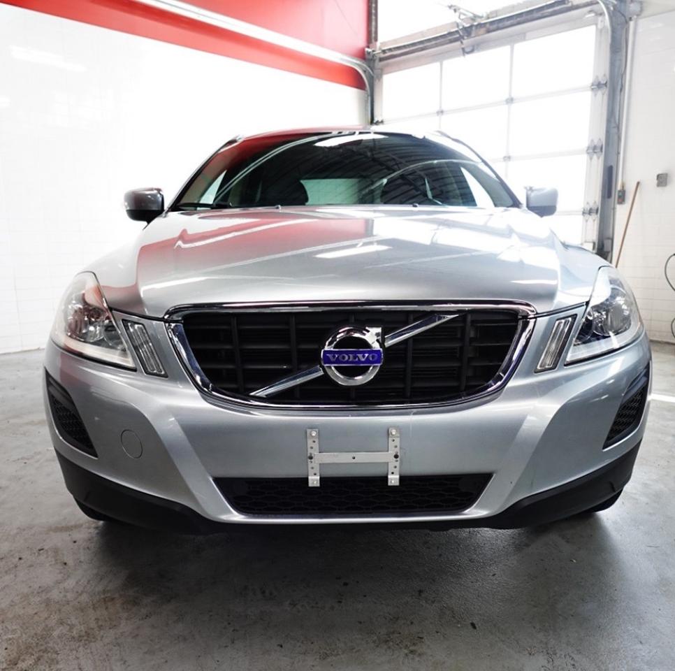 2012 Volvo XC60 DEALER MAINTAIN,PANO ROOF,LEVEL III,BLIND SPOT - Photo #2