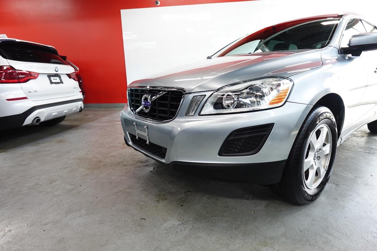 2012 Volvo XC60 DEALER MAINTAIN,PANO ROOF,LEVEL III,BLIND SPOT - Photo #12