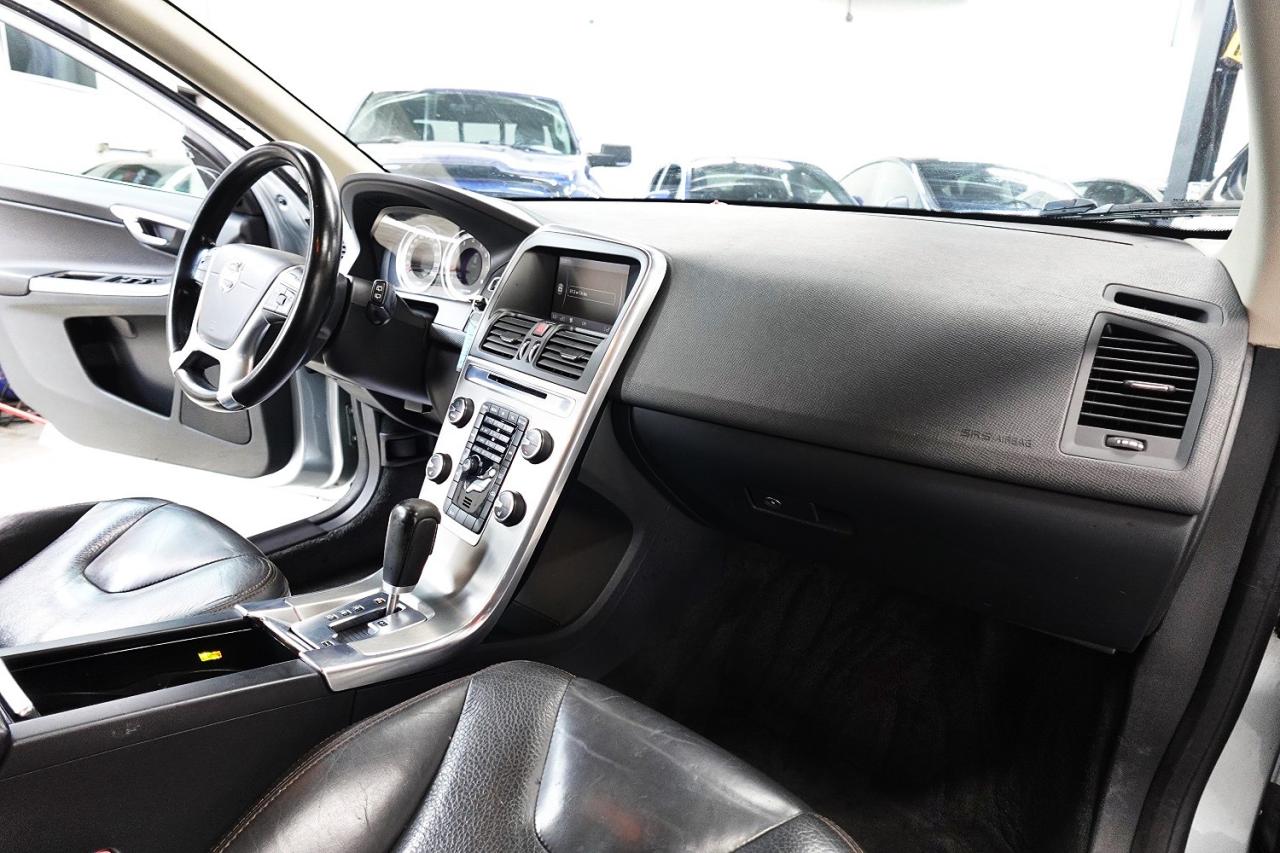 2012 Volvo XC60 DEALER MAINTAIN,PANO ROOF,LEVEL III,BLIND SPOT - Photo #19