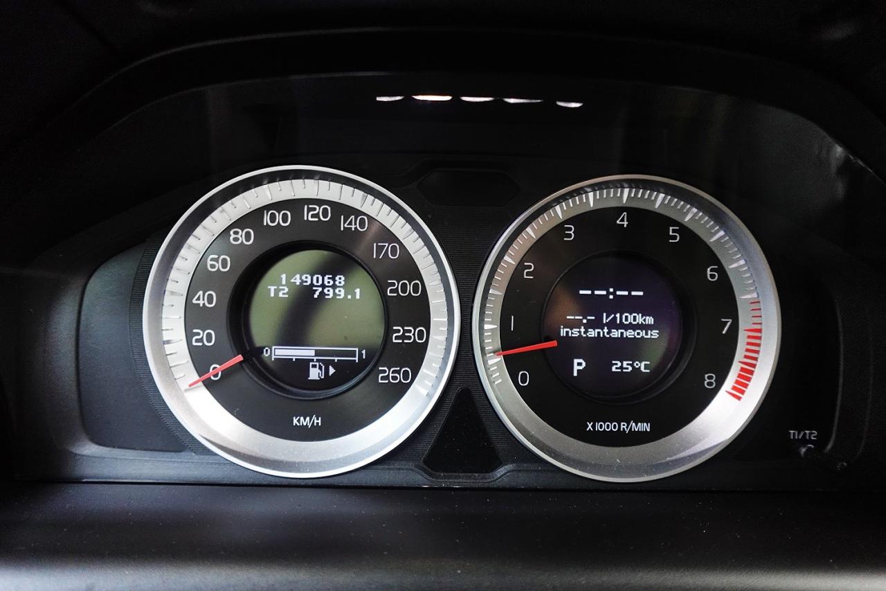 2012 Volvo XC60 DEALER MAINTAIN,PANO ROOF,LEVEL III,BLIND SPOT - Photo #28