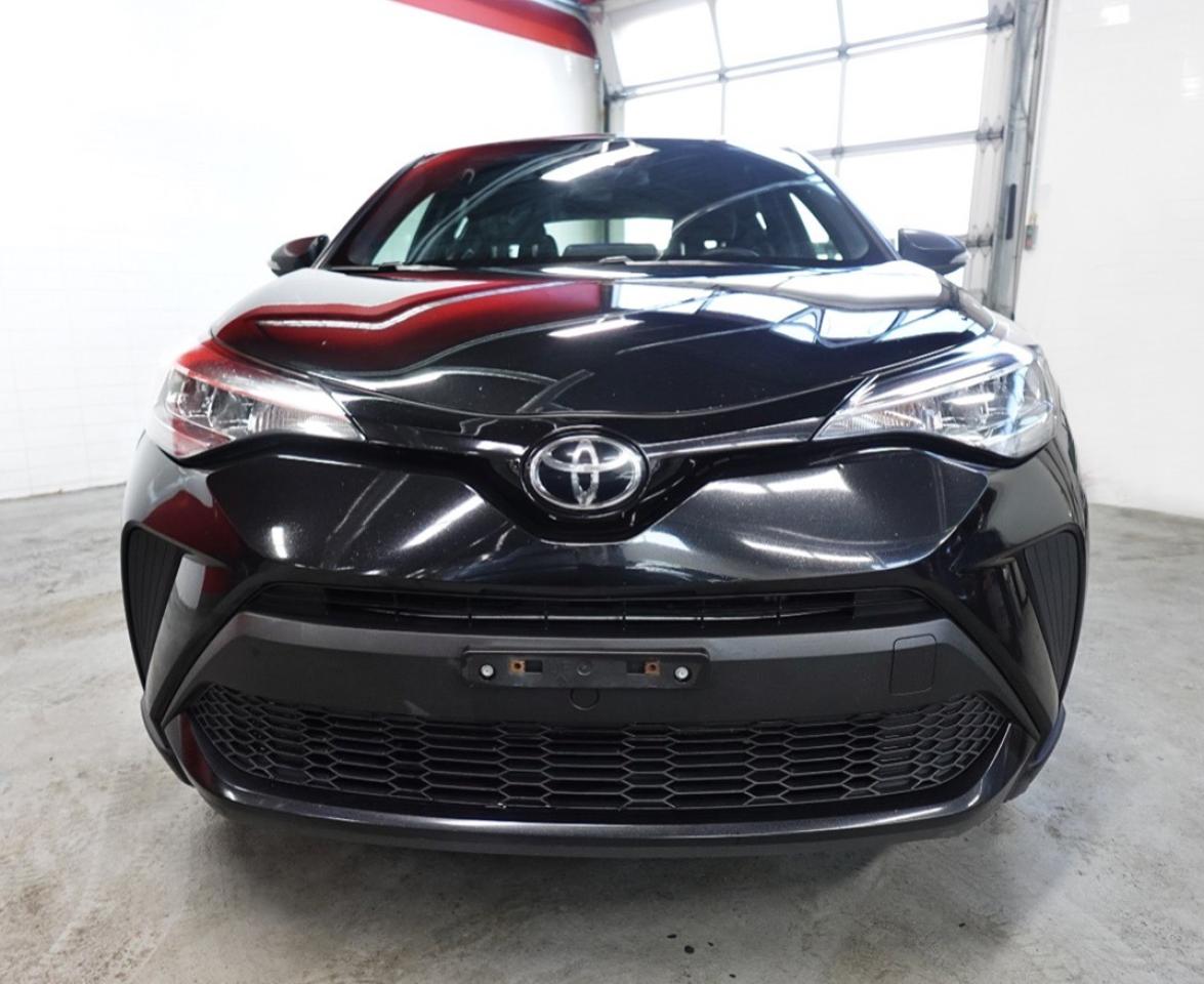 2020 Toyota C-HR XLE MODEL,ALL SERVICE RECORDS,LOADED - Photo #2