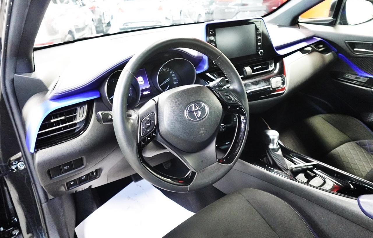 2020 Toyota C-HR XLE MODEL,ALL SERVICE RECORDS,LOADED - Photo #14