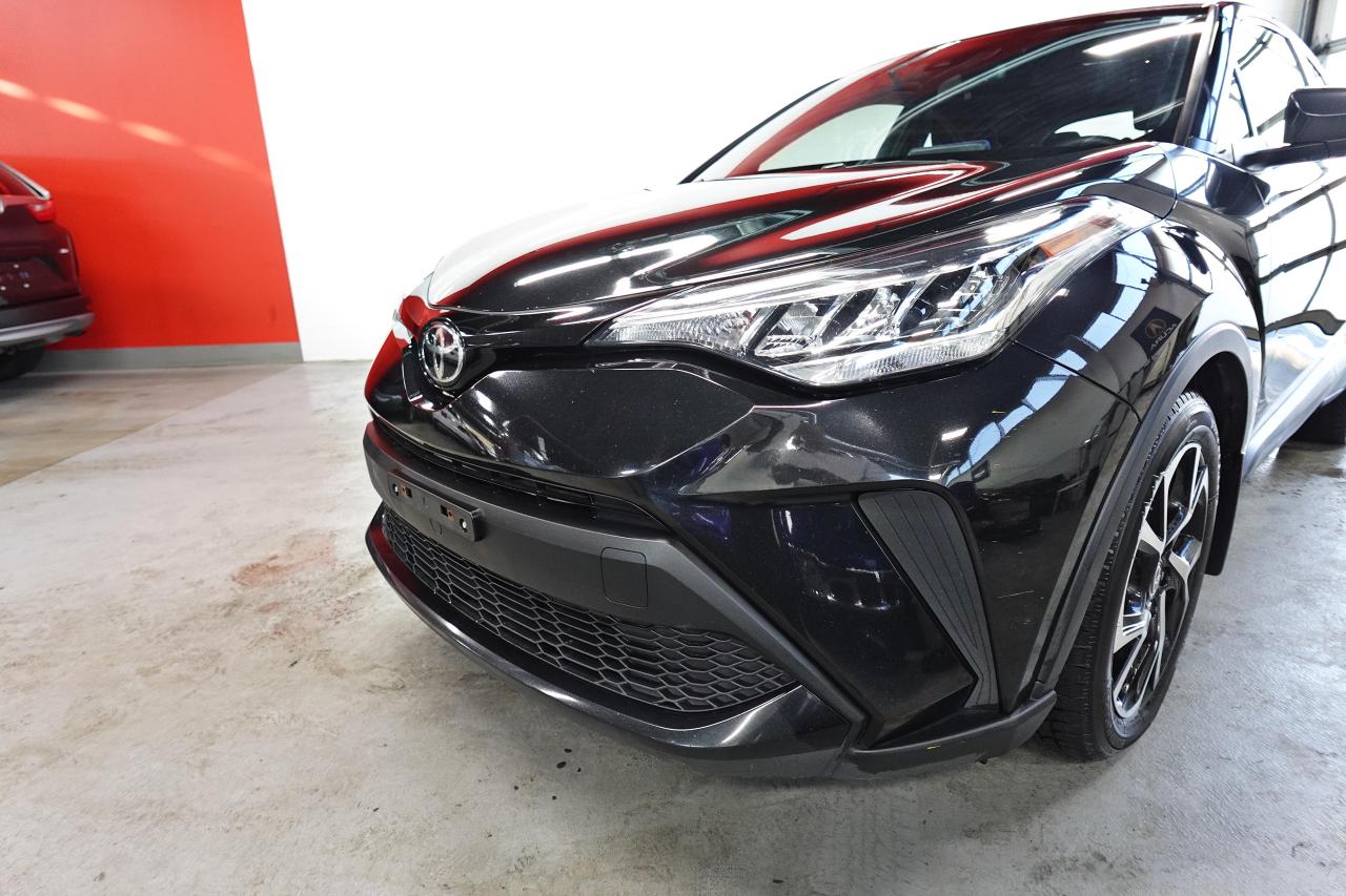 2020 Toyota C-HR XLE MODEL,ALL SERVICE RECORDS,LOADED - Photo #12