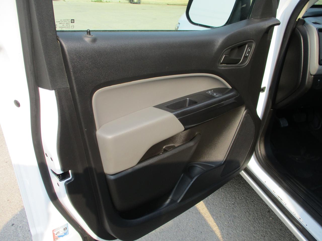 2022 Chevrolet Colorado 4WD Work Truck - Photo #9