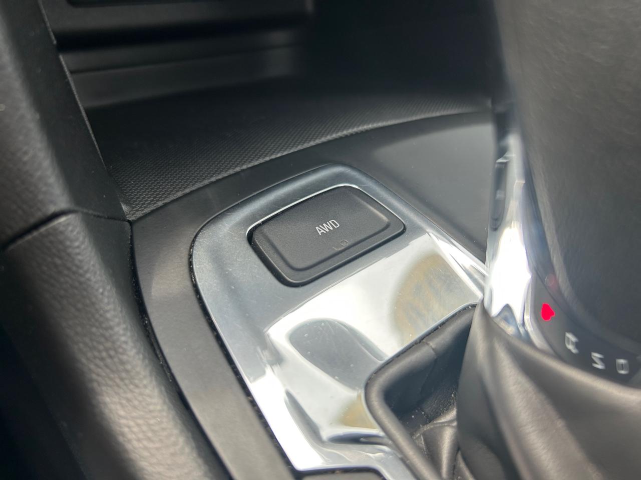 2020 Chevrolet Equinox LT - Photo #10
