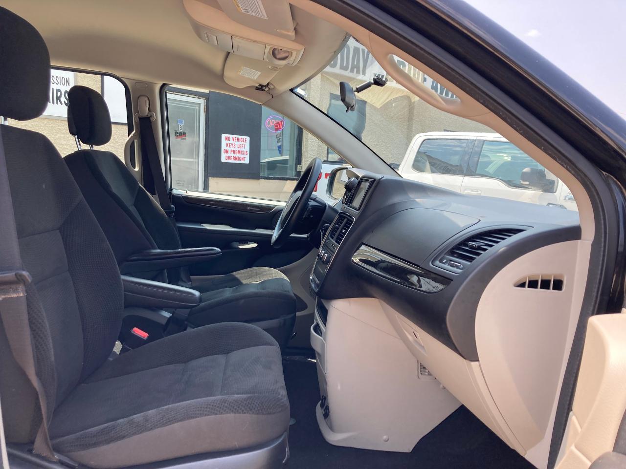 2017 Dodge Grand Caravan CANADA VALUE PACKAGE - Photo #7