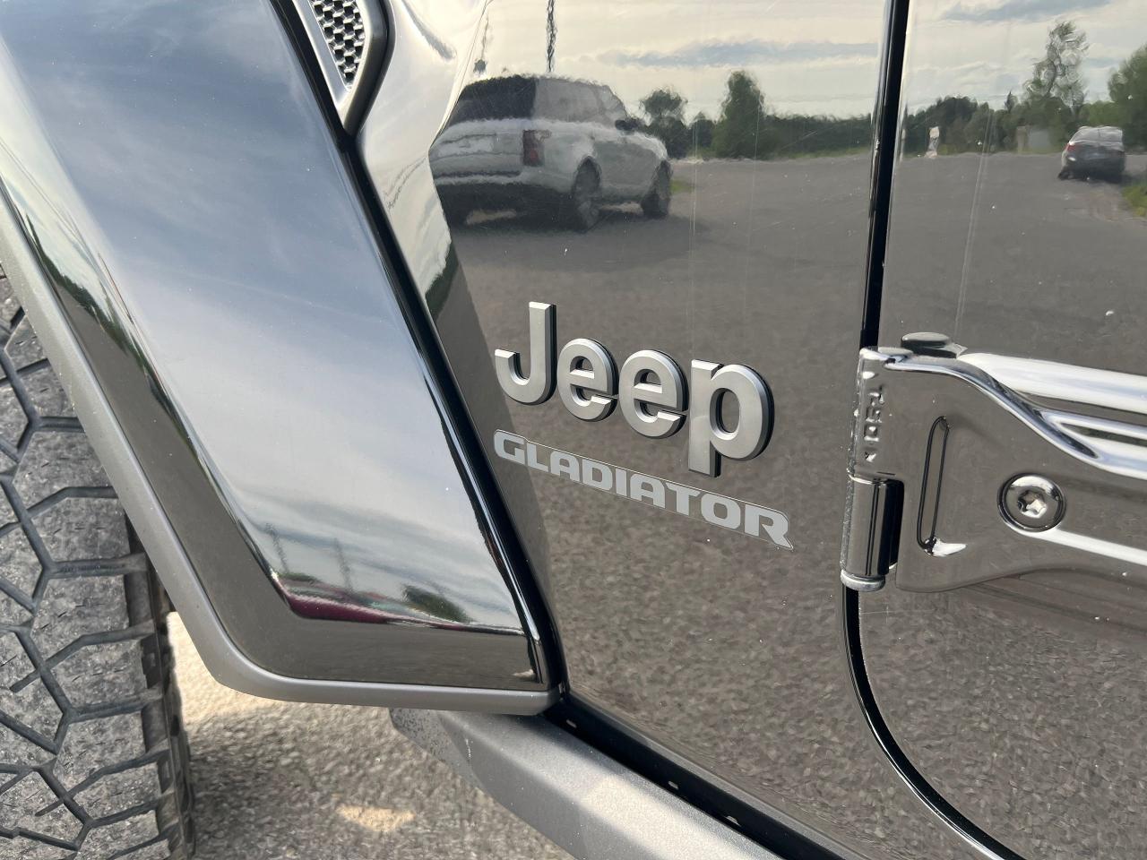 2022 Jeep Gladiator Willys 4x4 - Photo #9