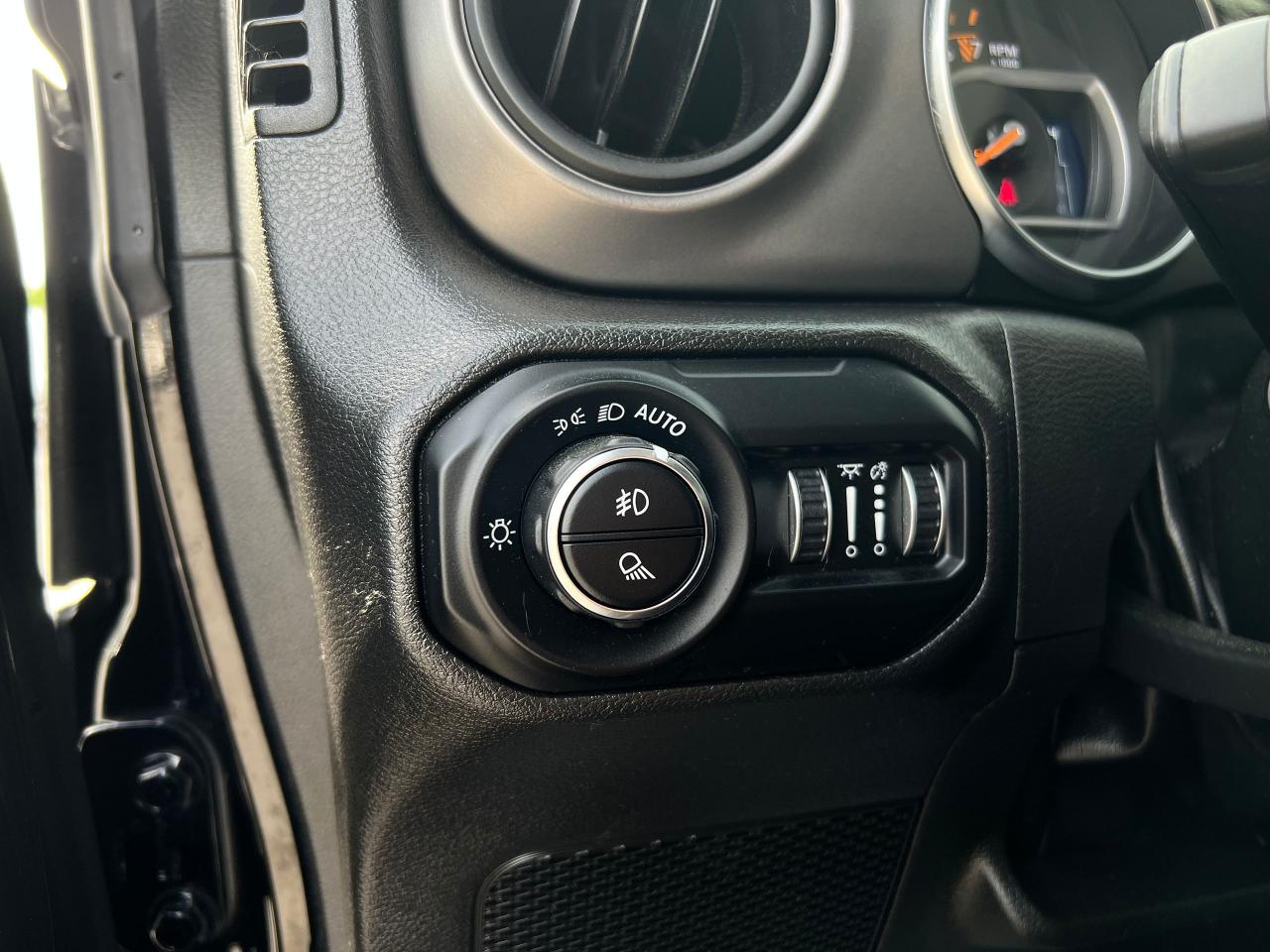 2022 Jeep Gladiator Willys 4x4 - Photo #13