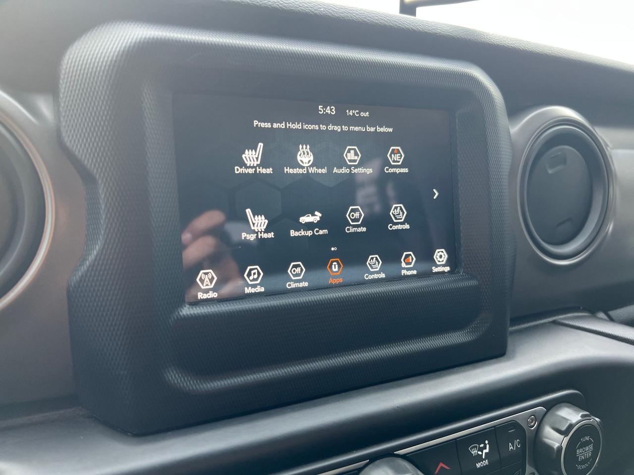 2022 Jeep Gladiator Willys 4x4 - Photo #16