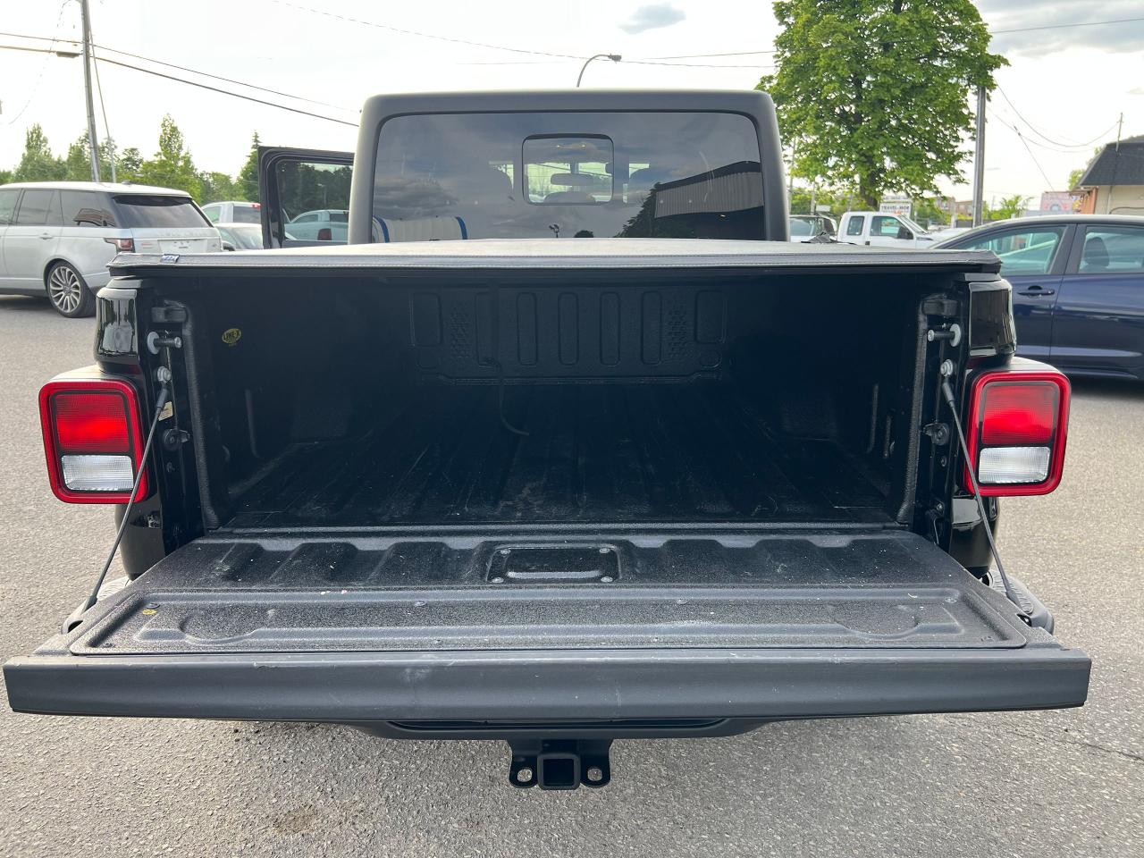 2022 Jeep Gladiator Willys 4x4 - Photo #22