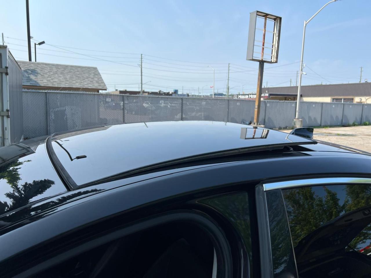 2017 Jaguar XF AUTO DIESEL AWD LOW KM NAVI SUNROOF BLIND SPOT B-T - Photo #3