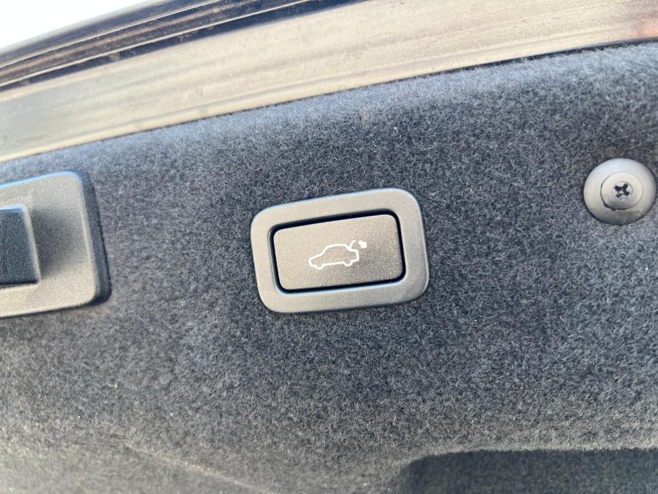 2017 Jaguar XF AUTO DIESEL AWD LOW KM NAVI SUNROOF BLIND SPOT B-T - Photo #13
