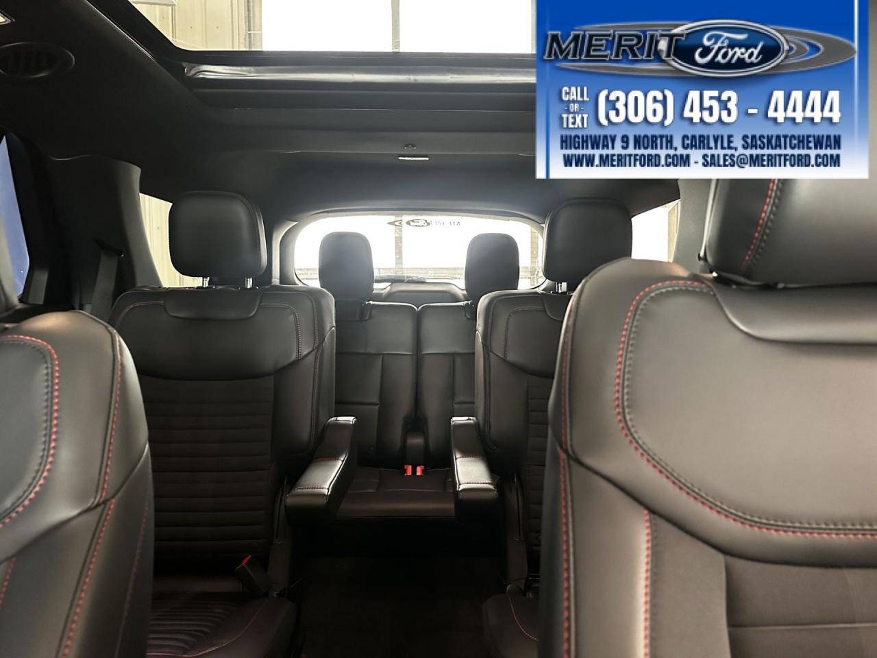 2025 Ford Explorer ST-Line - With Tow Package + Photo4