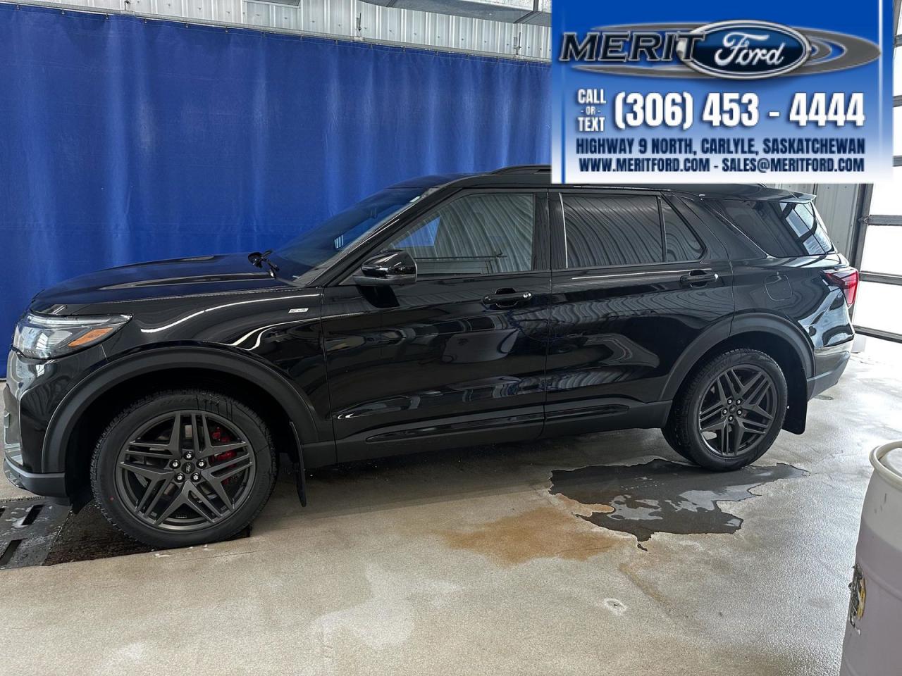 2025 Ford Explorer ST-Line - With Tow Package + Photo0