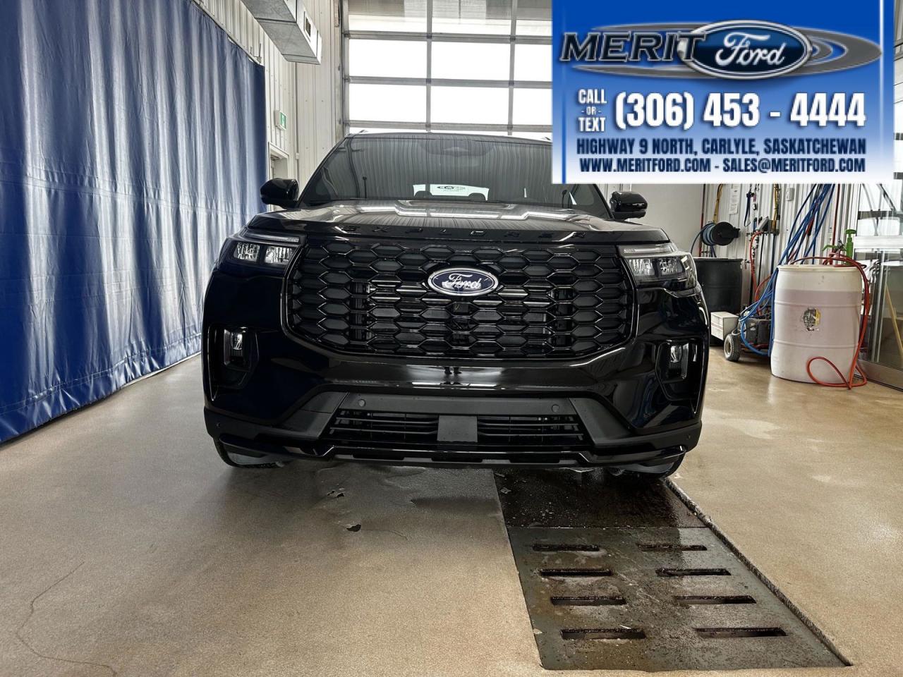 2025 Ford Explorer ST-Line - With Tow Package + Photo5