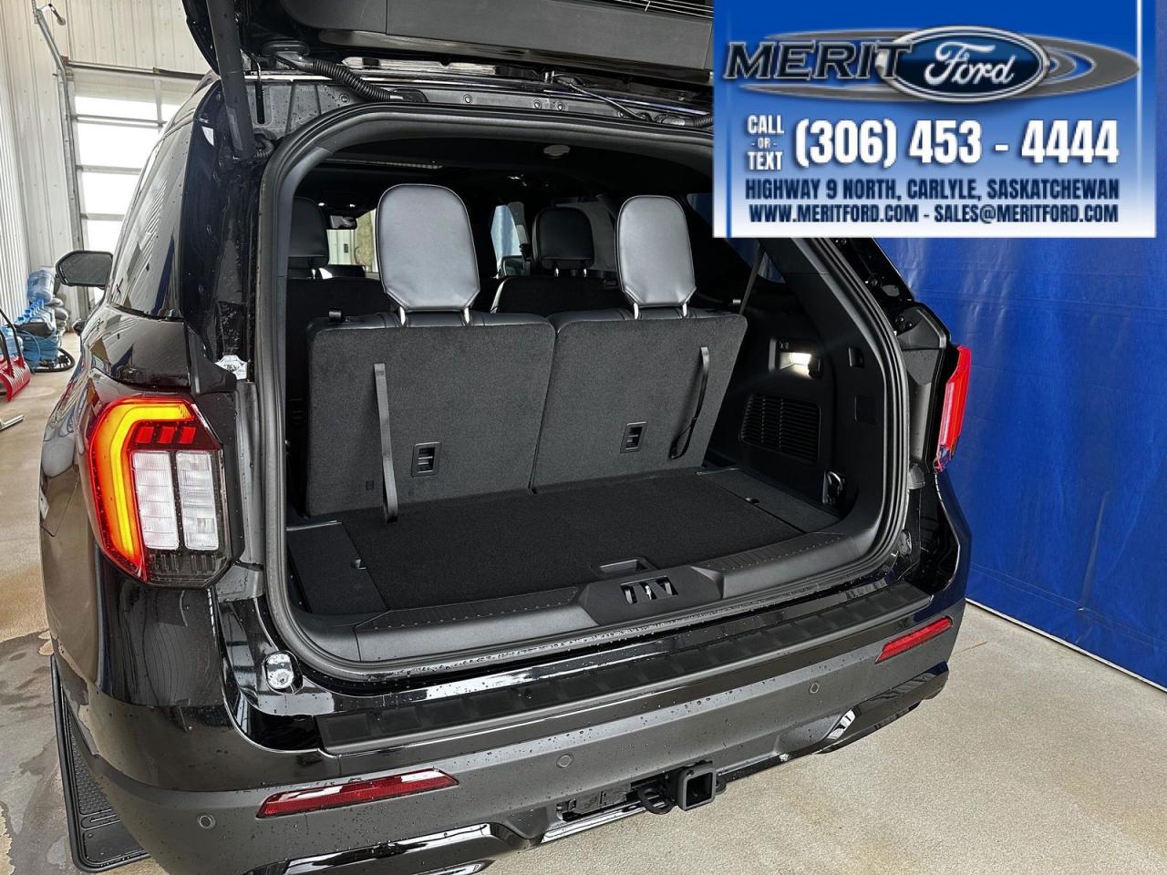 2025 Ford Explorer ST-Line - With Tow Package + Photo5