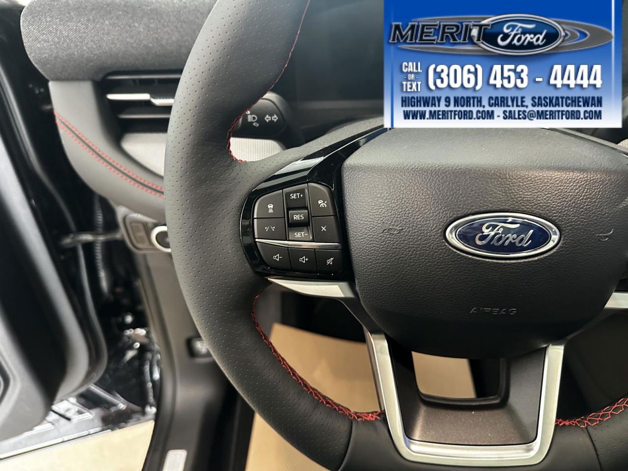 2025 Ford Explorer ST-Line - With Tow Package + Photo5