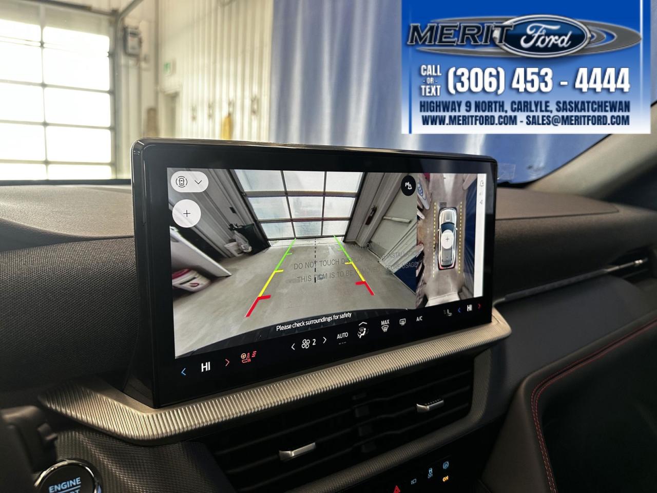 2025 Ford Explorer ST-Line - With Tow Package + Photo3