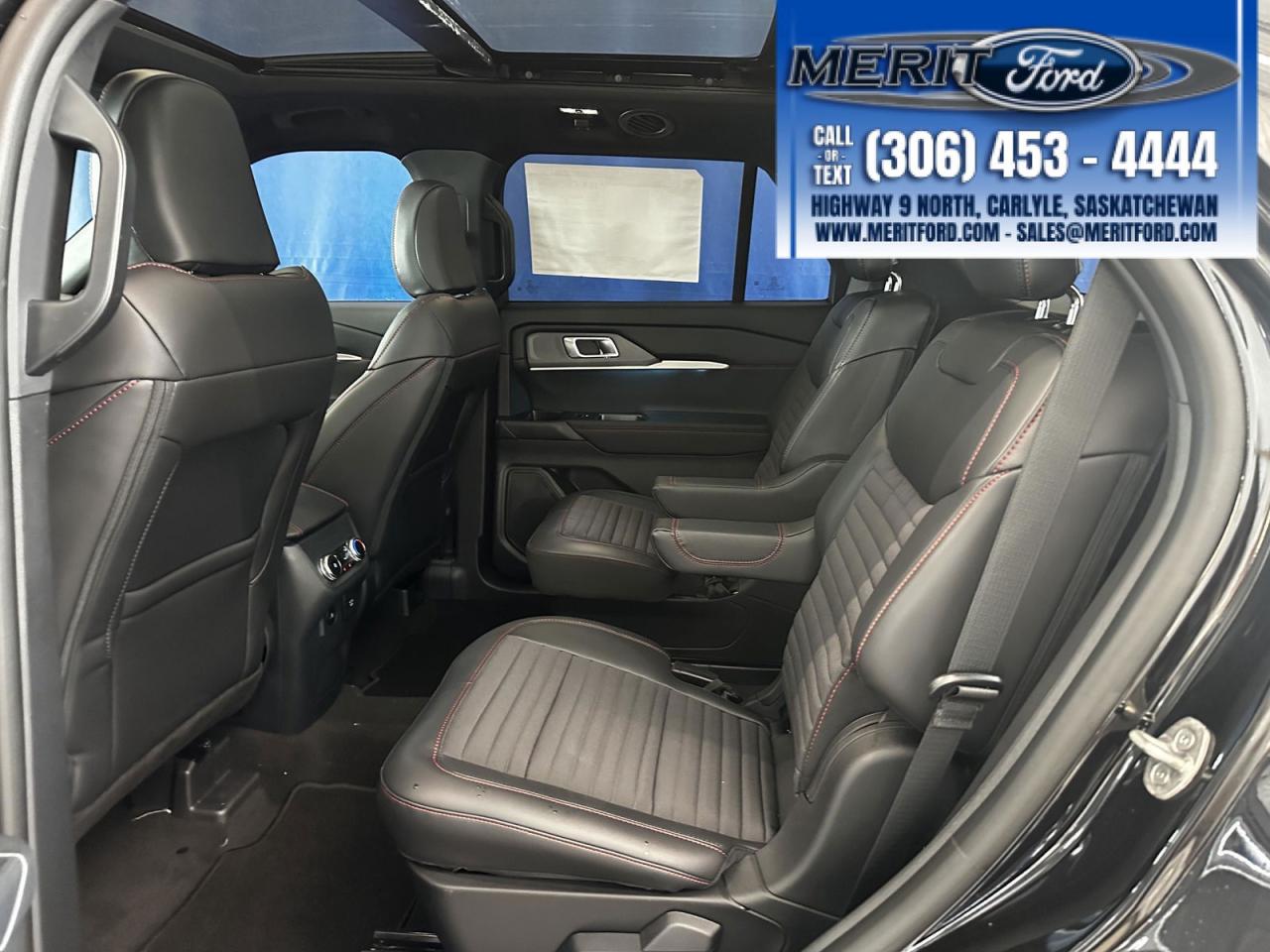 2025 Ford Explorer ST-Line - With Tow Package + Photo5