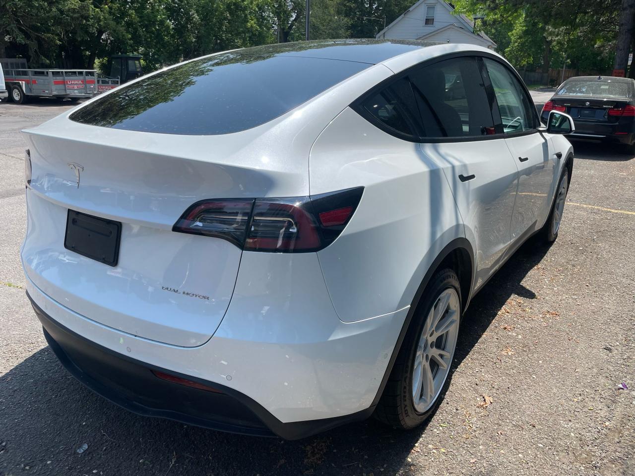 2022 Tesla Model Y LONG RANGE - Photo #5
