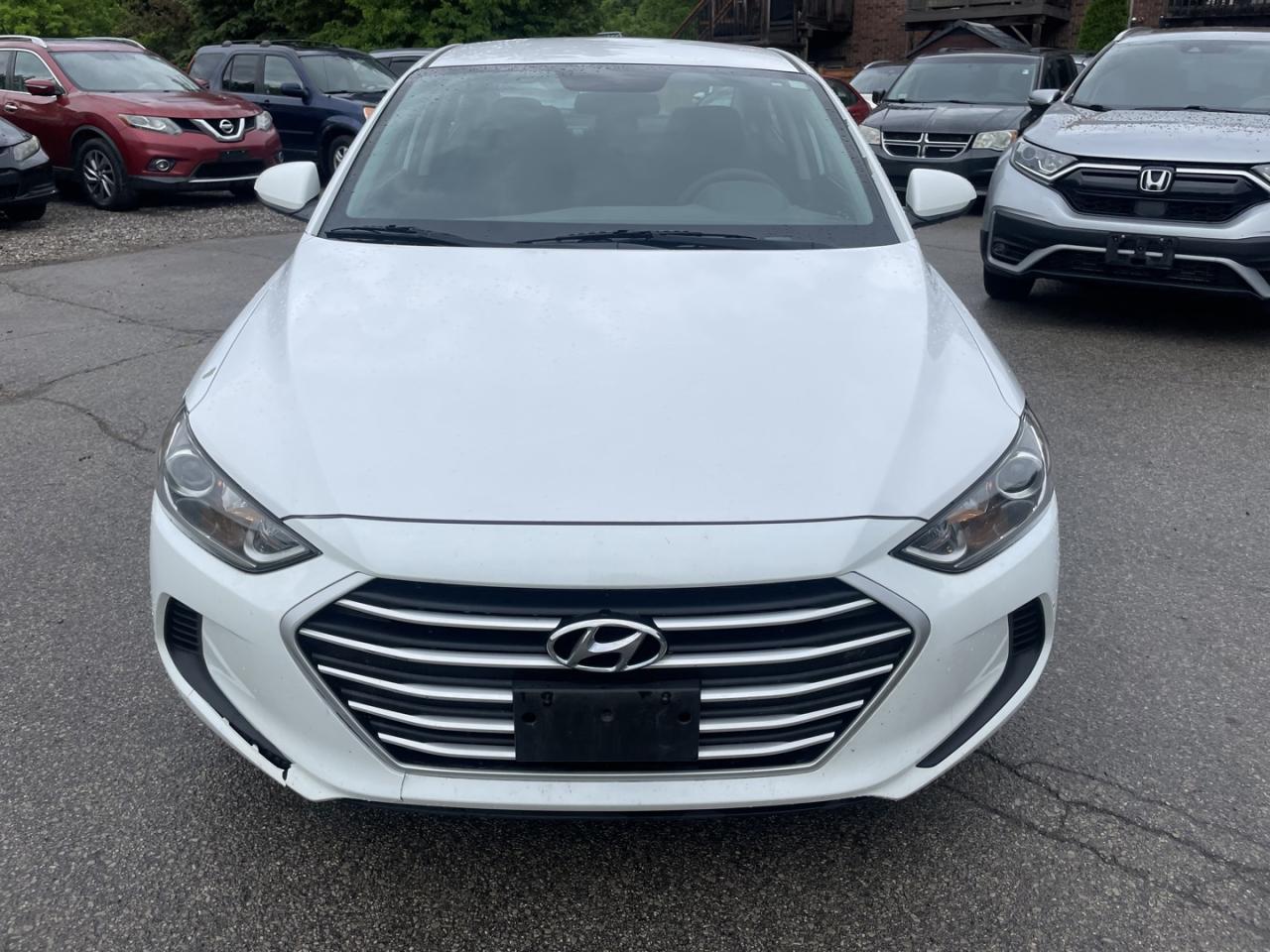 2017 Hyundai Elantra LE Photo2
