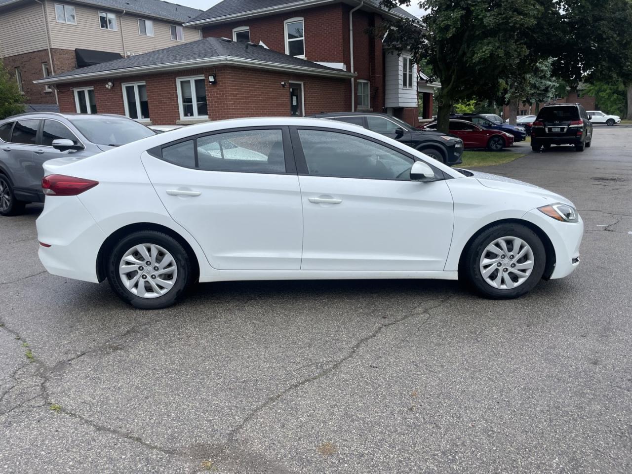 2017 Hyundai Elantra LE - Photo #8