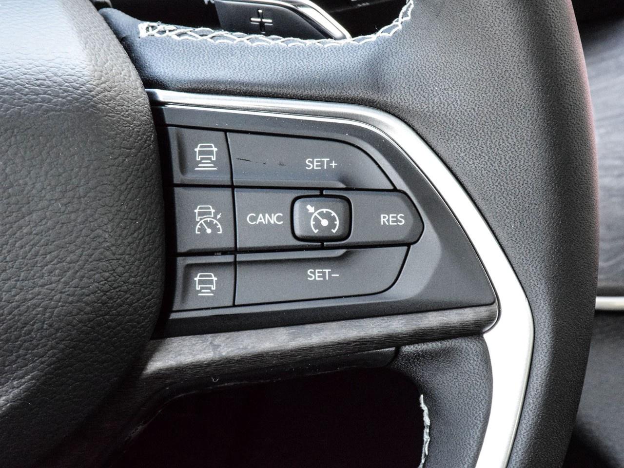 2025 Jeep Grand Cherokee L Limited 4x4 Photo