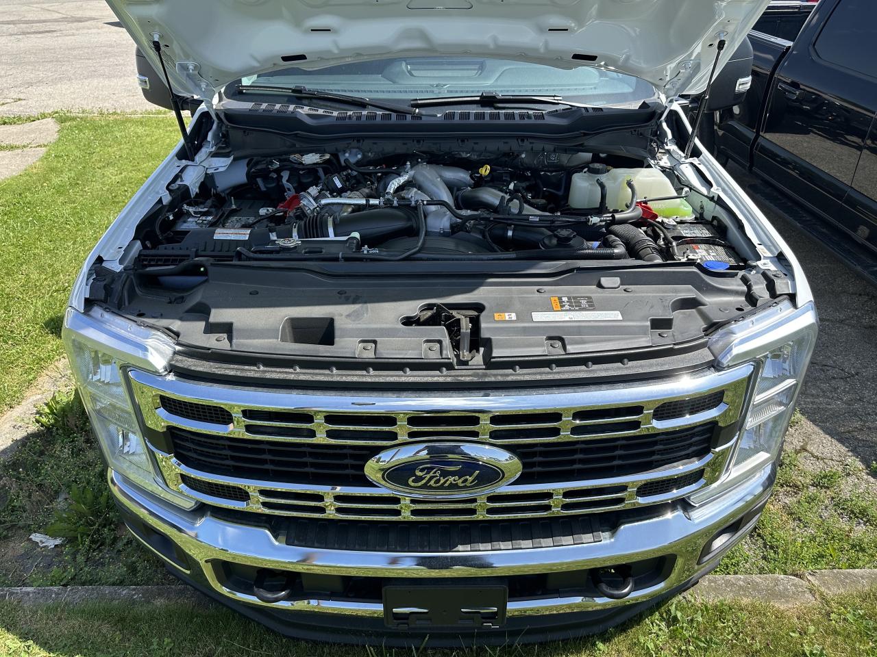 2025 Ford Super Duty F-600 DRW Photo