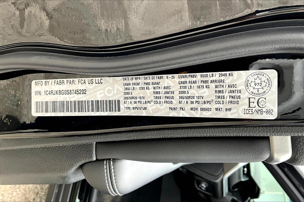 2025 Jeep Grand Cherokee L LIMITED | Black App Pkg | Pano Roof | 7-seater Photo