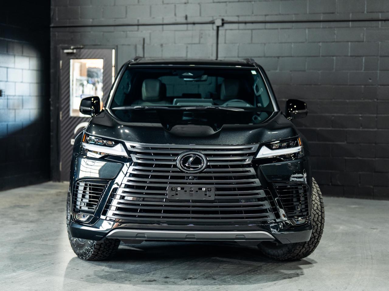2025 Lexus LX 700h/TOUGH OVERTRAIL/MASSAGE/HUD/CLEAN CARFAX Photo2