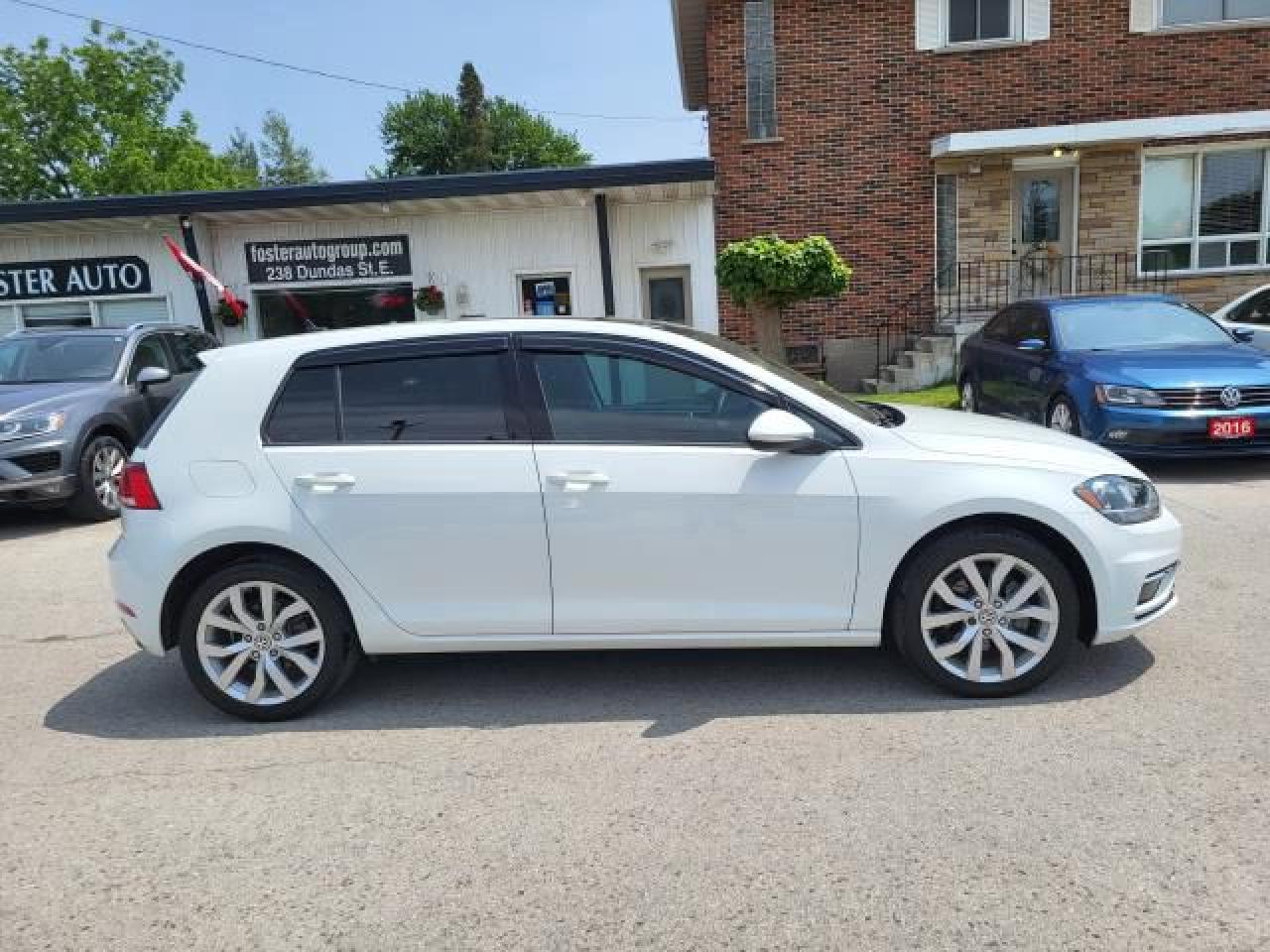 2021 Volkswagen Golf COMFORTLINE Photo2
