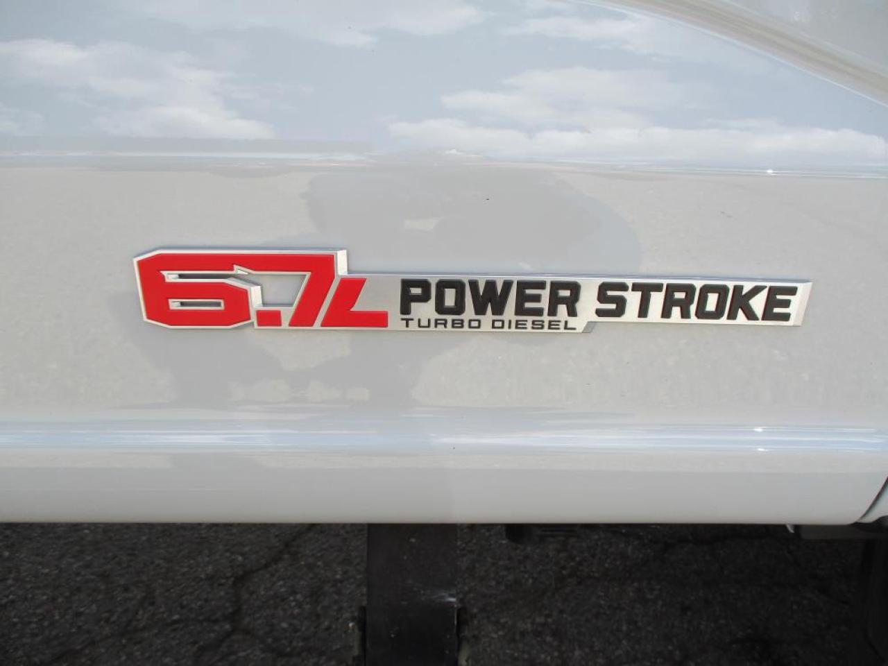 2025 Ford F-350 SD CREW PLATINUM PLUS H.O. Photo4