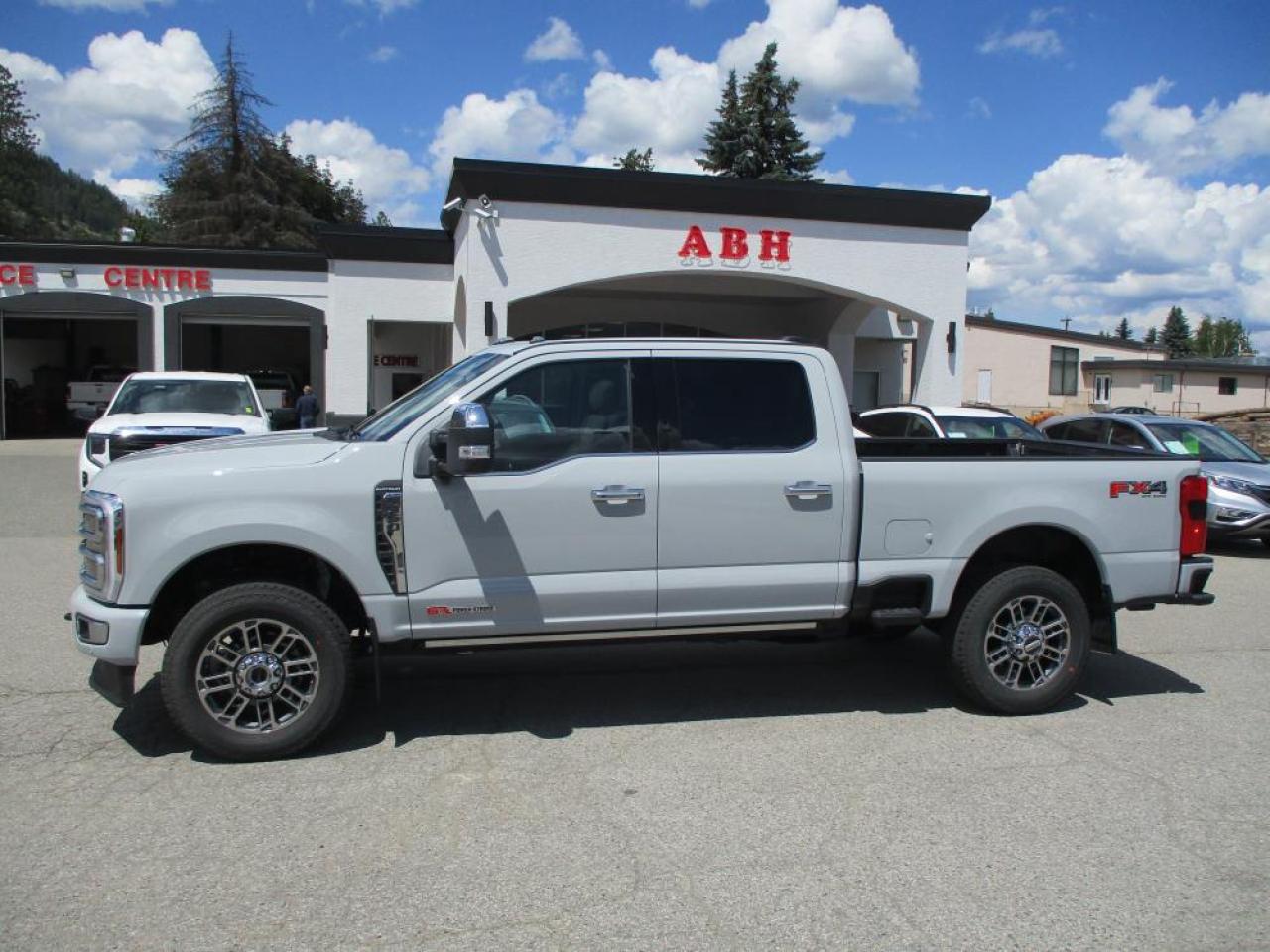 2025 Ford F-350 SD CREW PLATINUM PLUS H.O. Photo1