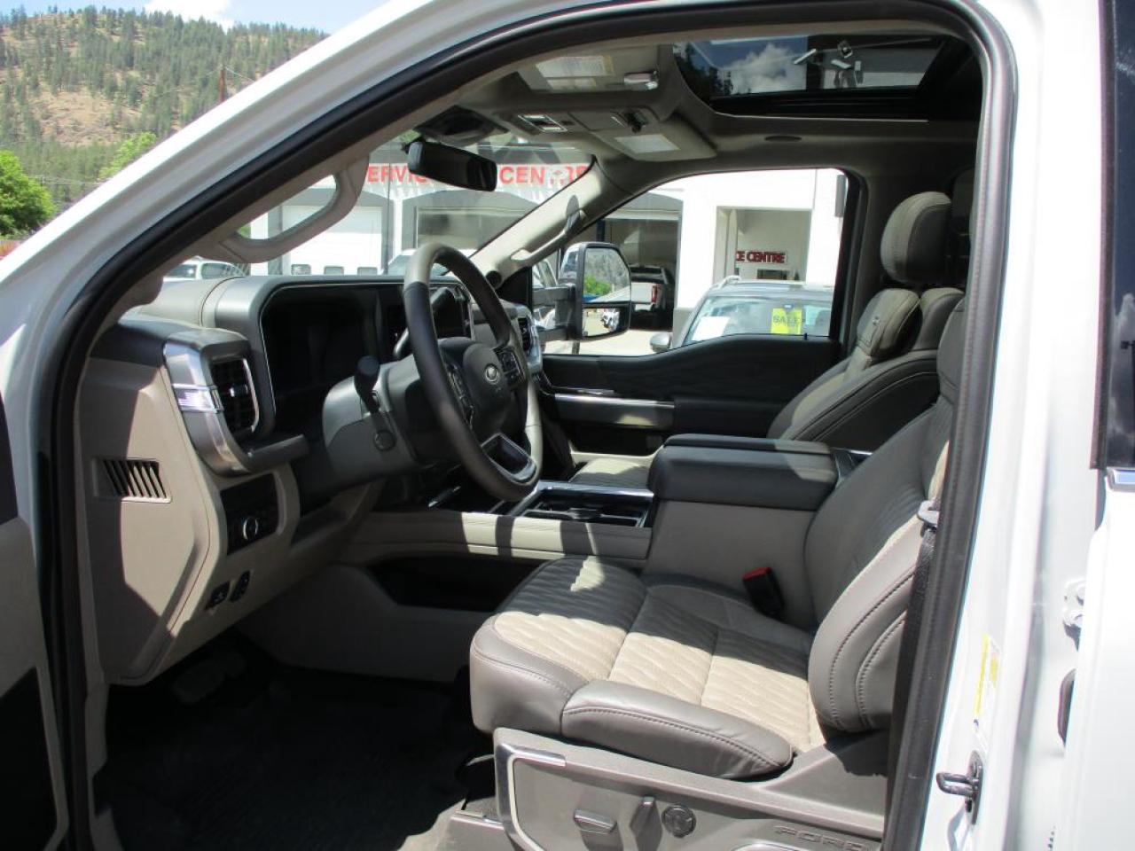 2025 Ford F-350 SD CREW PLATINUM PLUS H.O. Photo8