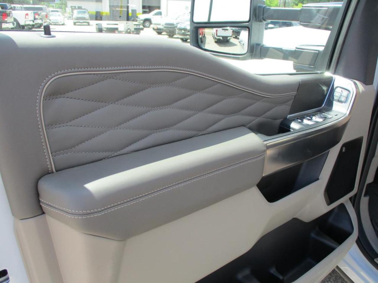 2025 Ford F-350 SD CREW PLATINUM PLUS H.O. Photo10