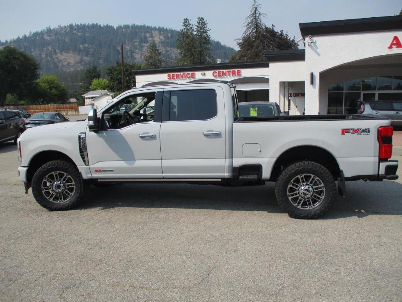 2025 Ford F-350 SD CREW PLATINUM PLUS H.O. Photo4