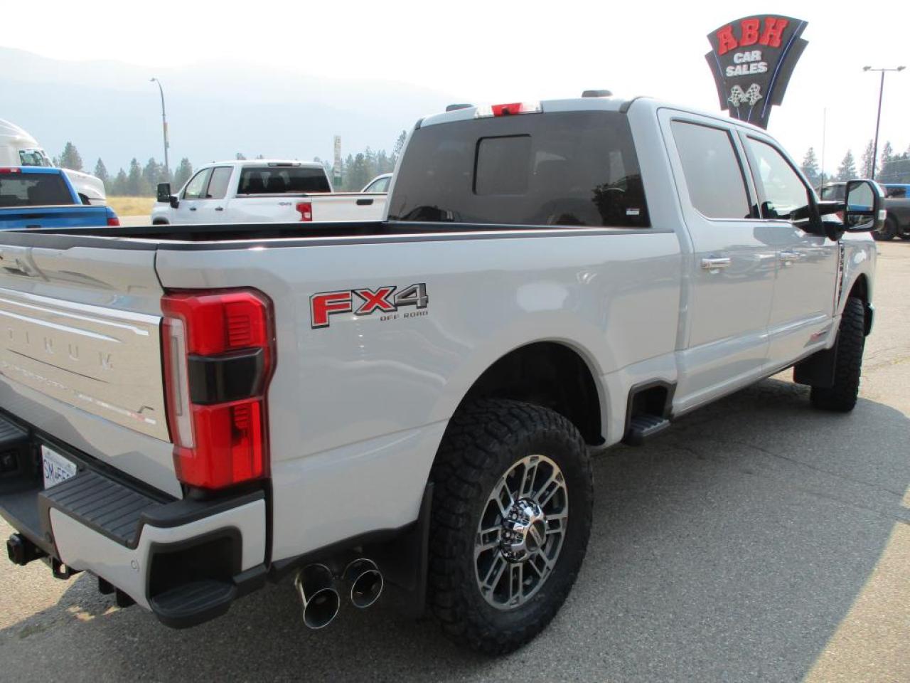 2025 Ford F-350 SD CREW PLATINUM PLUS H.O. Photo8