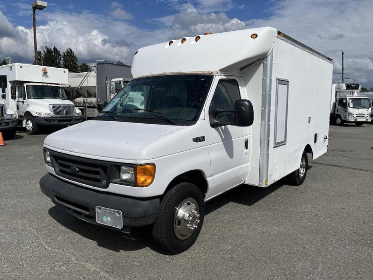 Used 2004 Ford Econoline E-350 Super Duty 12 Foot Cube Van Mobile Office for sale in Burnaby, BC
