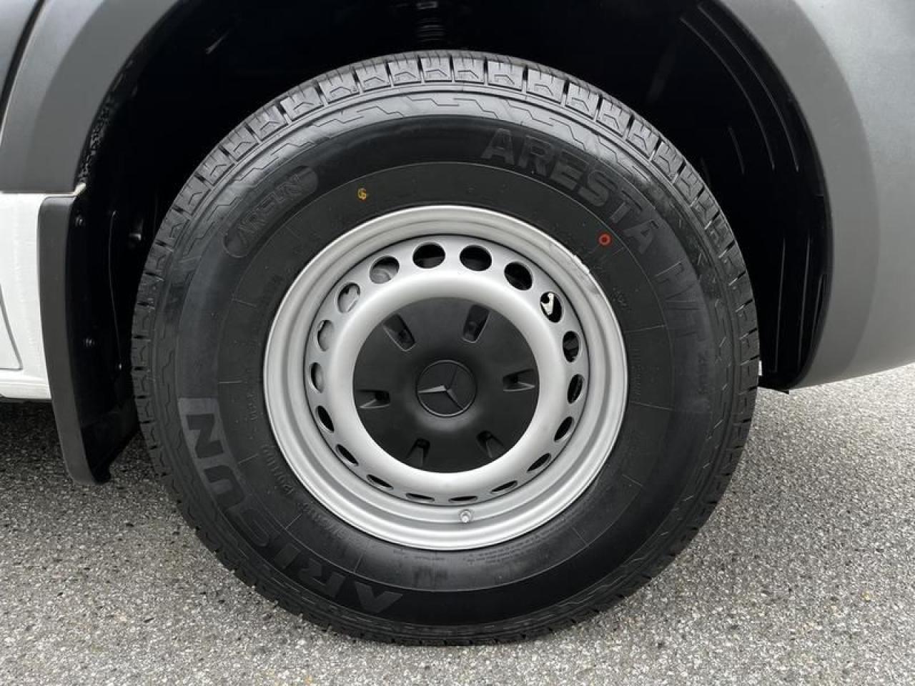 12643899