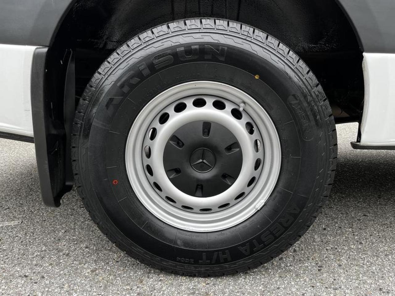 12643899