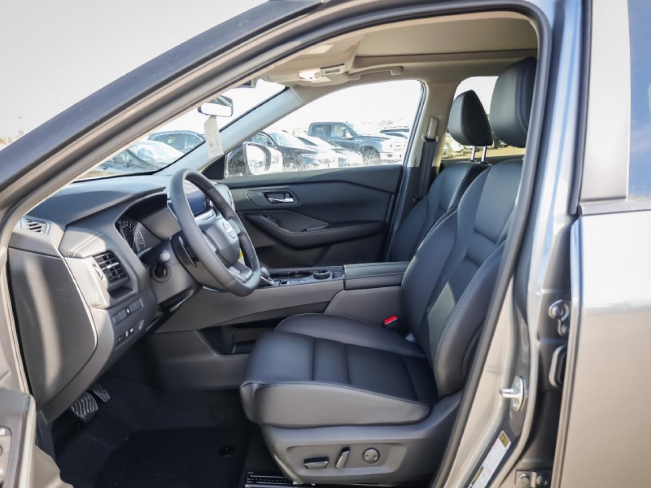 2025 Nissan Rogue Midnight Edition  - Moonroof Photo