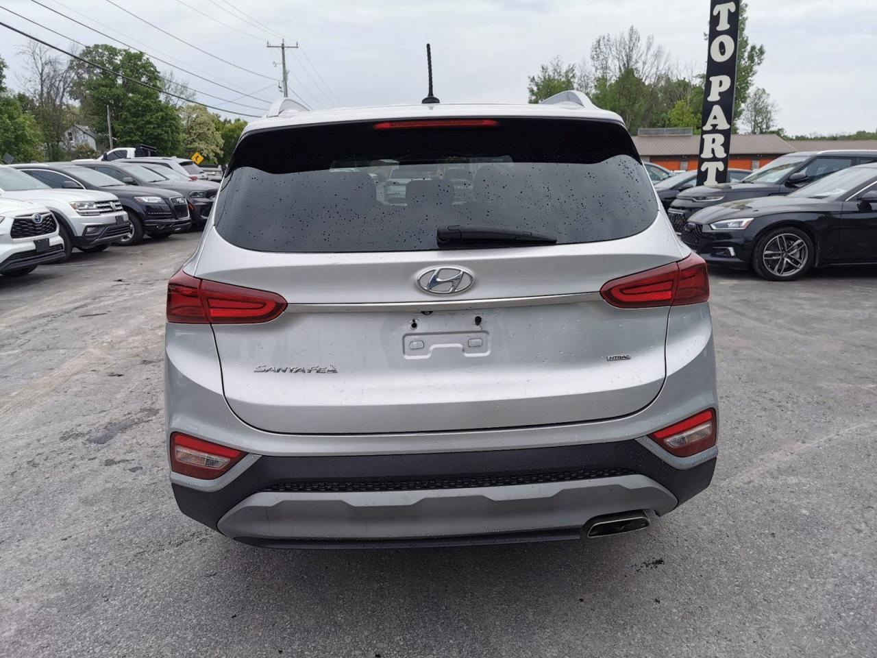 2019 Hyundai Santa Fe SE - Photo #4