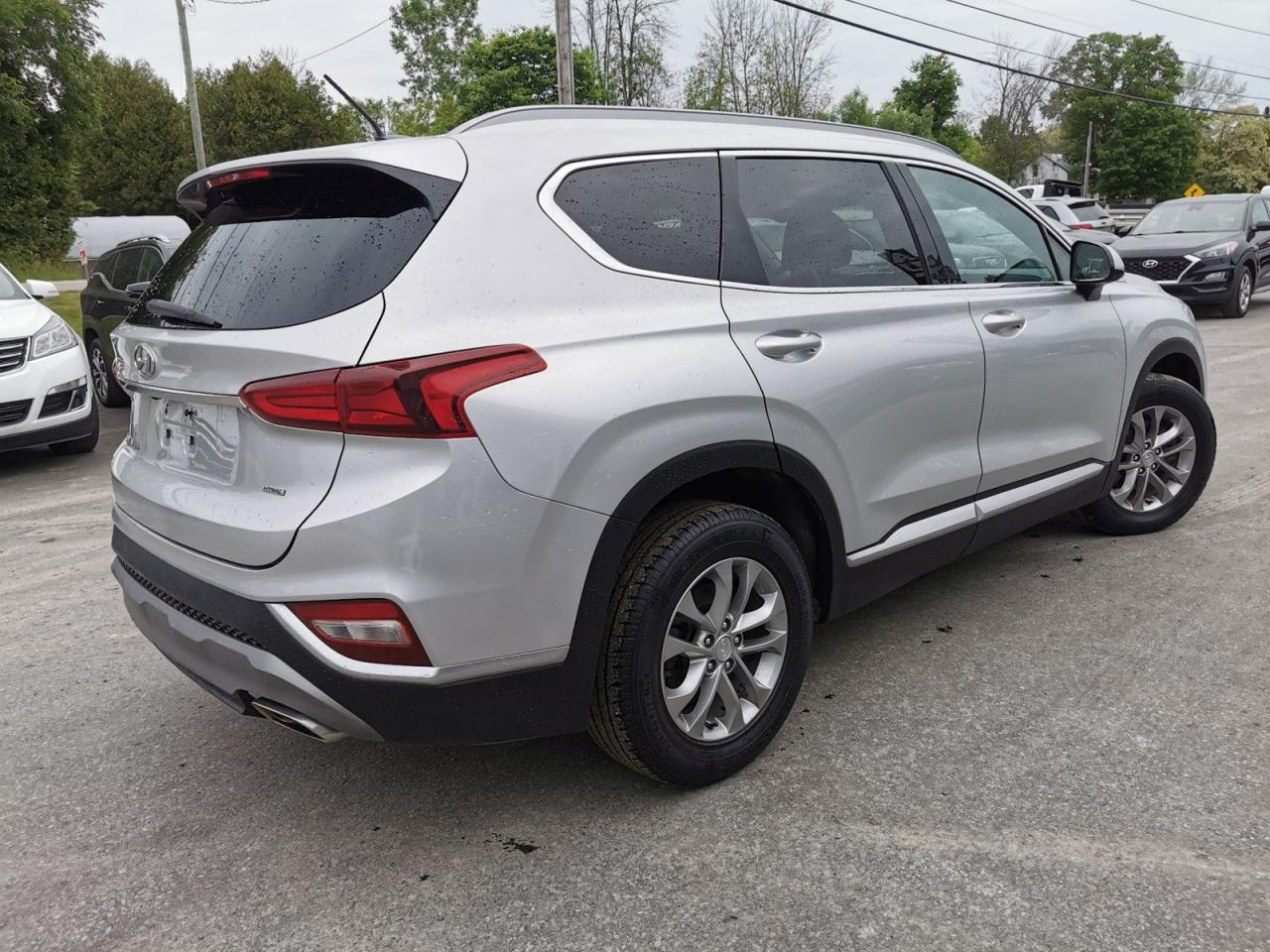 2019 Hyundai Santa Fe SE - Photo #5