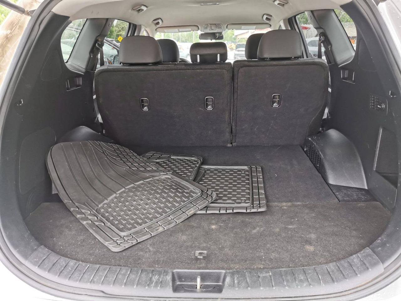 2019 Hyundai Santa Fe SE - Photo #23