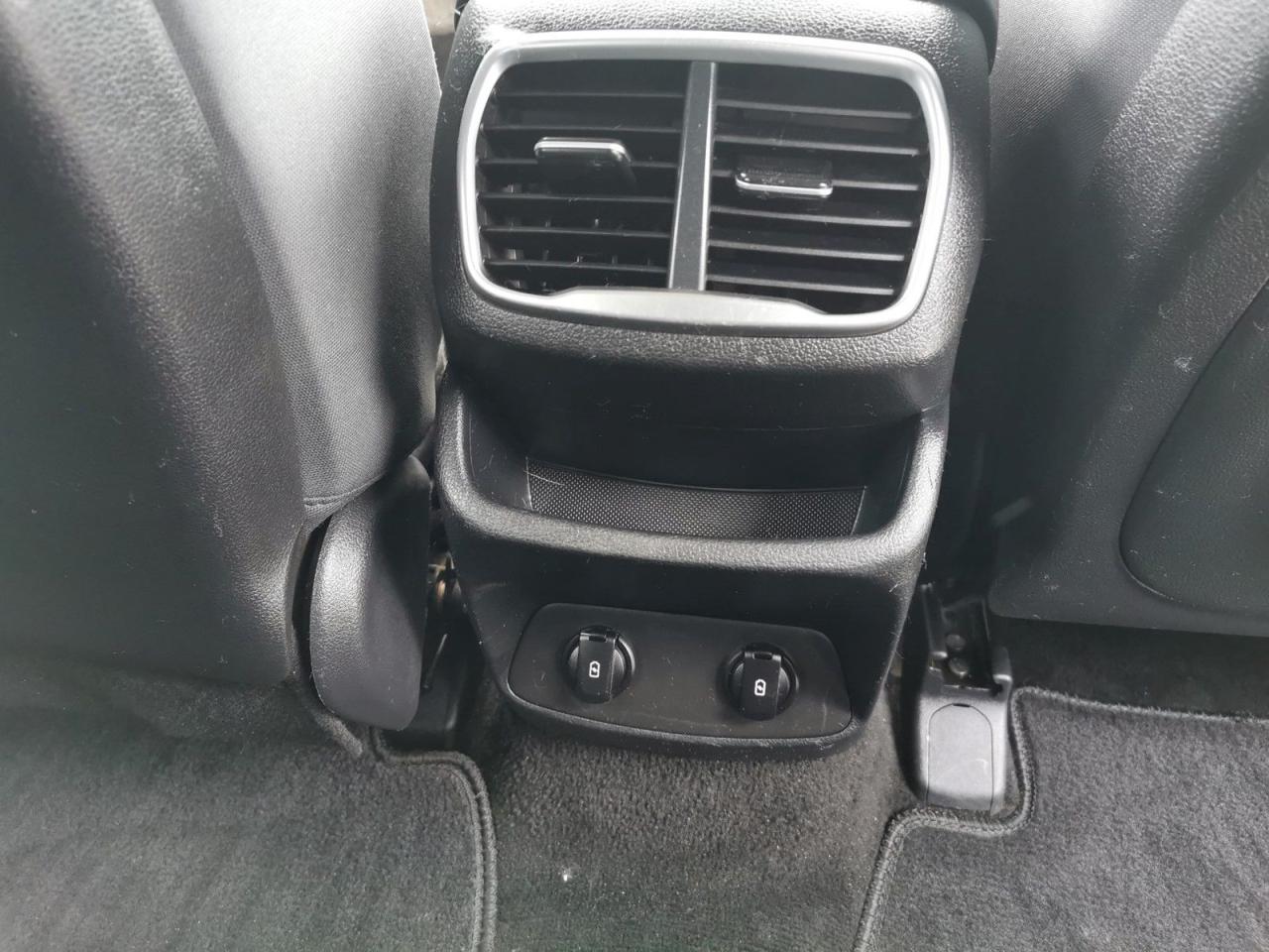2019 Hyundai Santa Fe SE - Photo #25