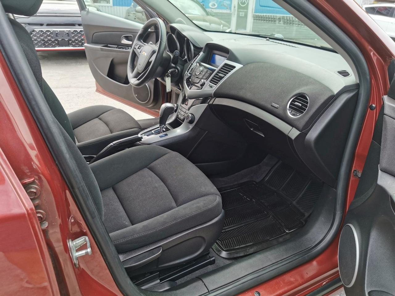 2012 Chevrolet Cruze 1LT - Photo #16