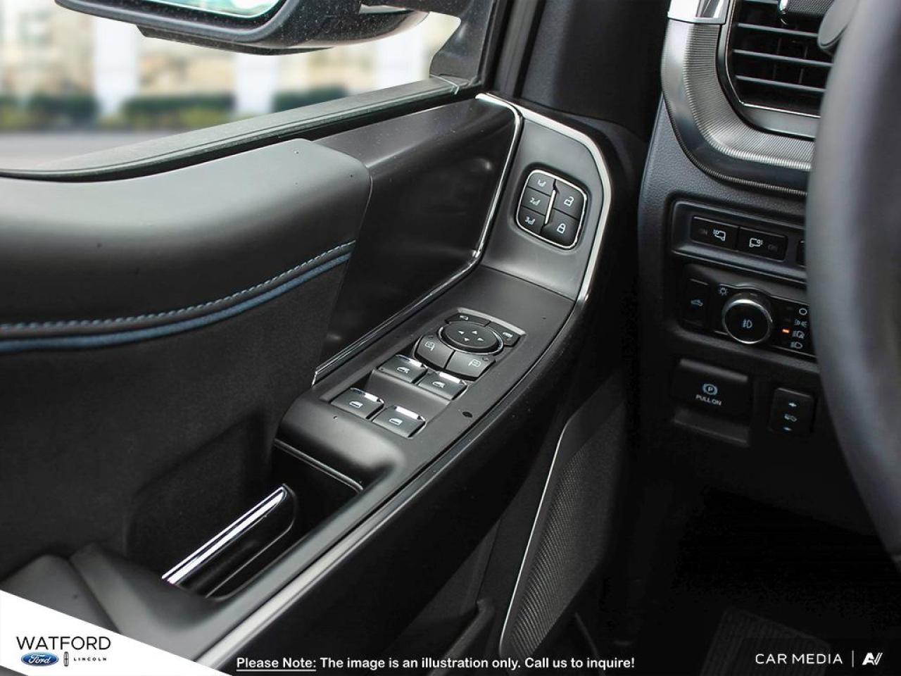 2025 Ford F-150 Platinum Photo