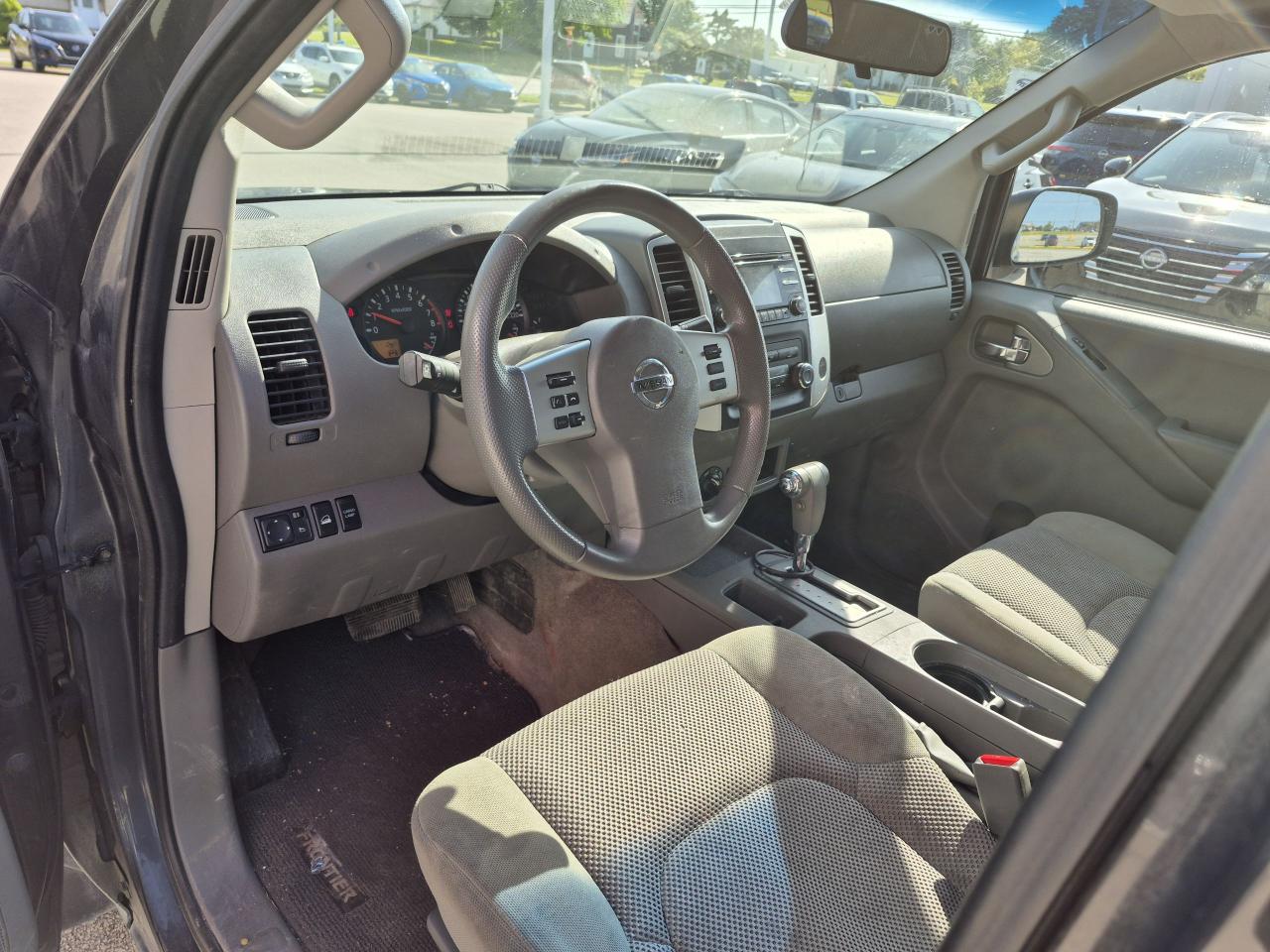 2013 Nissan Frontier SV Photo19