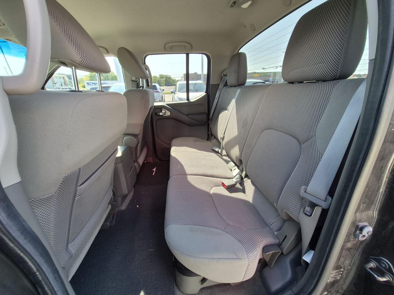 2013 Nissan Frontier SV Photo23
