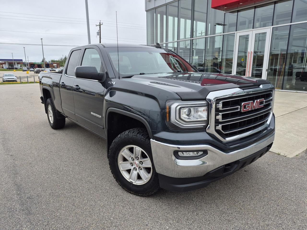 Used 2017 GMC Sierra 1500 SLE for sale in Yarmouth, NS